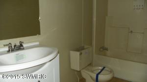 112 Peachtree St, Constantine, MI 49042 photo 11