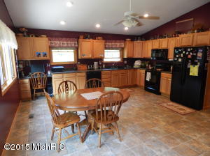 2247 E 40th St, White Cloud, MI 49349 photo 4
