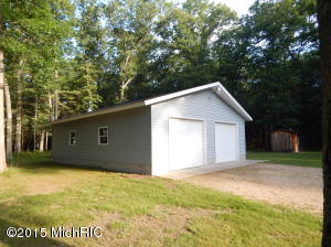 2247 E 40th St, White Cloud, MI 49349 photo 3