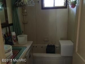 5215 E Baseline Rd, Hesperia, MI 49421 photo 9