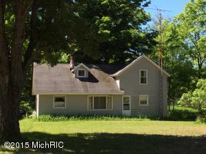 5215 E Baseline Rd, Hesperia, MI 49421 photo 1
