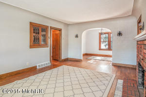 812 E Lewis St, Whitehall, MI 49461 photo 4