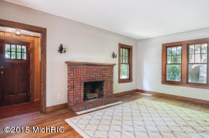 812 E Lewis St, Whitehall, MI 49461 photo 3