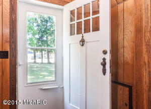 812 E Lewis St, Whitehall, MI 49461 photo 2