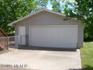 388 E Gardner St, Sparta, MI 49345 photo 5