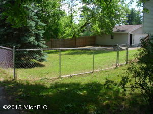 388 E Gardner St, Sparta, MI 49345 photo 4