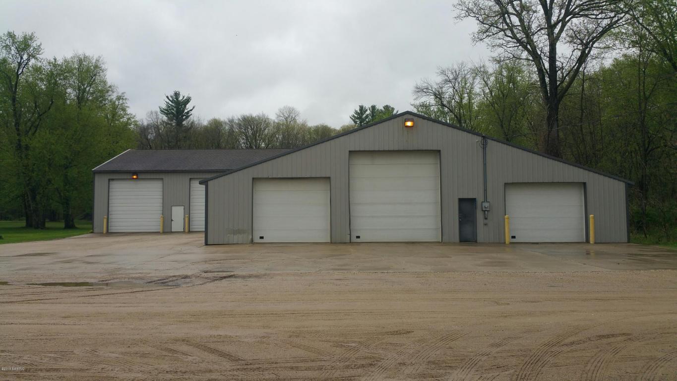 2600 Main St, Newaygo, MI 49337 photo 1