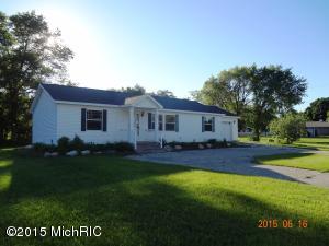 225 S Barton St, White Cloud, MI 49349 photo 1