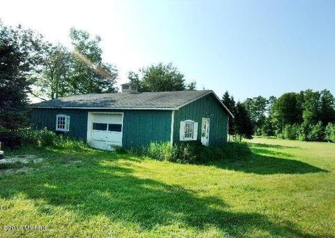 21571 Hulls Rd, Copemish, MI 49625 photo 12
