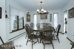 13985 E Drive Dr S, Marshall, MI 49068 photo 7