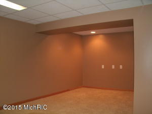 4075 Kay Dr, Dorr, MI 49323 photo 10