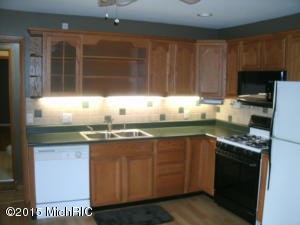 4075 Kay Dr, Dorr, MI 49323 photo 8