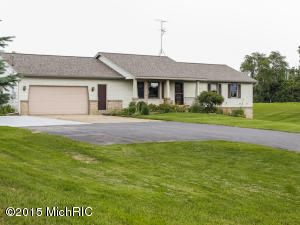 4471 18th St, Dorr, MI 49323 photo 2