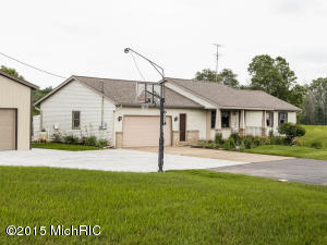 4471 18th St, Dorr, MI 49323 photo 3