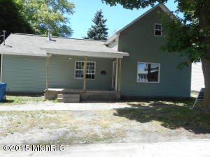 816 High St, Manistee, MI 49660 photo 1