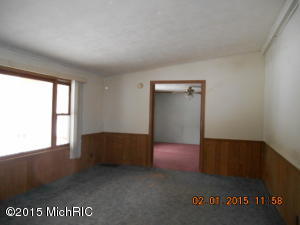 5124 E 36th St, Newaygo, MI 49337 photo 2