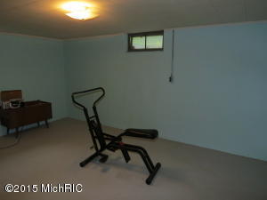 811 Glenview Dr, Plainwell, MI 49080 photo 9