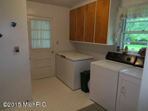 811 Glenview Dr, Plainwell, MI 49080 photo 5