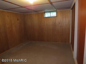 811 Glenview Dr, Plainwell, MI 49080 photo 8