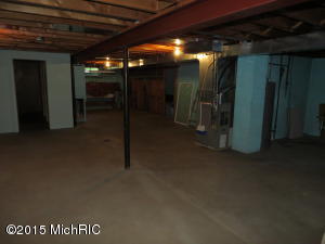 811 Glenview Dr, Plainwell, MI 49080 photo 11