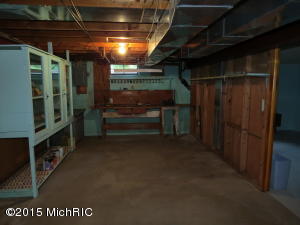 811 Glenview Dr, Plainwell, MI 49080 photo 10