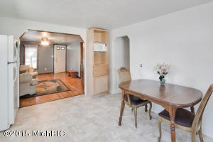 502 Jersey St, Plainwell, MI 49080 photo 4