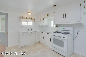 502 Jersey St, Plainwell, MI 49080 photo 5