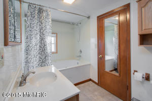 502 Jersey St, Plainwell, MI 49080 photo 7