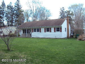 520 E Darwin, Cassopolis, MI 49031 photo 1