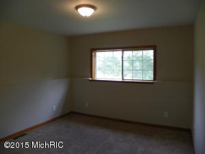 807 Morgan St, Belding, MI 48809 photo 5
