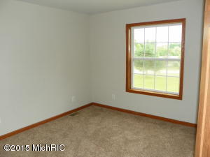 807 Morgan St, Belding, MI 48809 photo 9