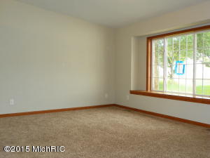 807 Morgan St, Belding, MI 48809 photo 2