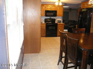 256 Mcmahon Dr, Bronson, MI 49028 photo 3