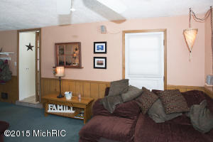 1053 Bloomfield Ave, Plainwell, MI 49080 photo 17