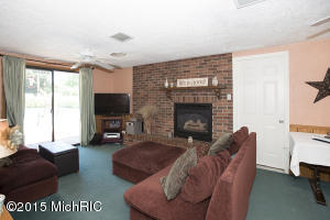 1053 Bloomfield Ave, Plainwell, MI 49080 photo 16