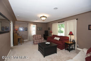 1053 Bloomfield Ave, Plainwell, MI 49080 photo 7