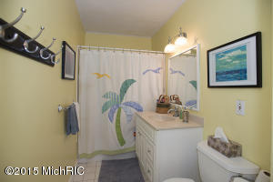 1053 Bloomfield Ave, Plainwell, MI 49080 photo 18
