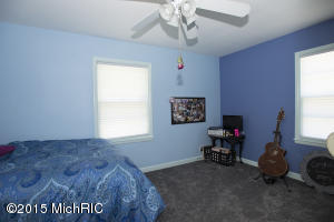 1053 Bloomfield Ave, Plainwell, MI 49080 photo 19