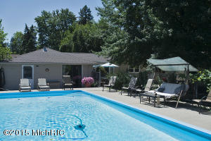 1053 Bloomfield Ave, Plainwell, MI 49080 photo 3