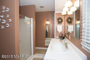 1053 Bloomfield Ave, Plainwell, MI 49080 photo 25
