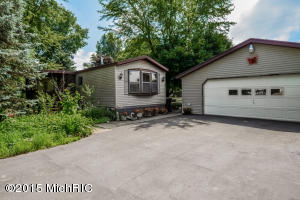 6017 N Johnson Rd, Belding, MI 48809 photo 1