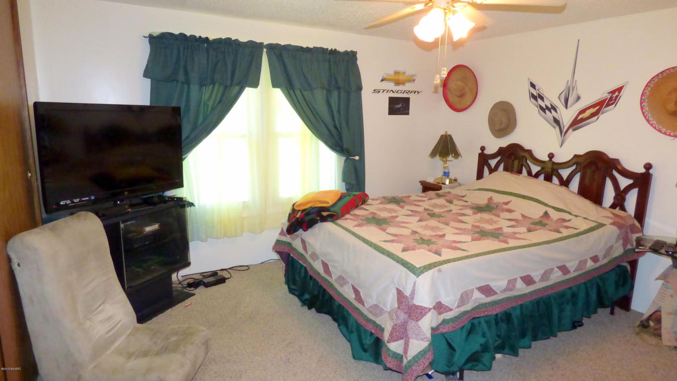 3973 E River Rd, Buchanan, MI 49107 photo 32