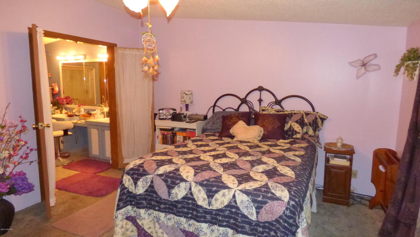 3973 E River Rd, Buchanan, MI 49107 photo 40