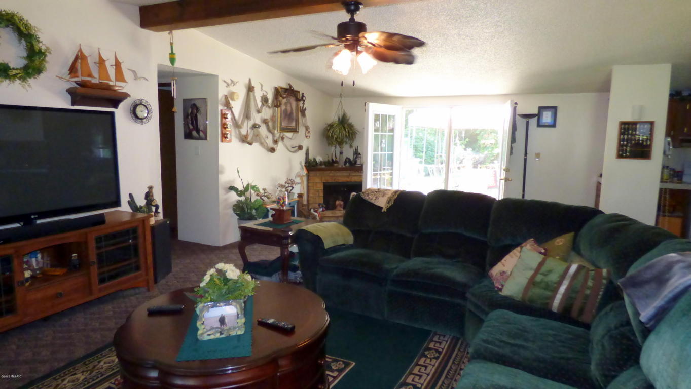 3973 E River Rd, Buchanan, MI 49107 photo 4
