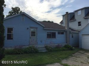 608 Clinton St, Marshall, MI 49068 photo 2