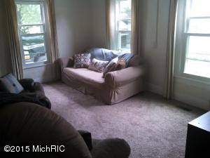 221 E Grant St, Plainwell, MI 49080 photo 4