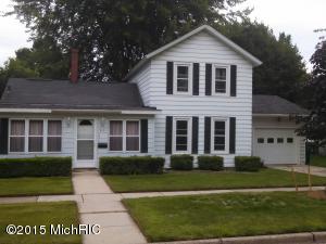 221 E Grant St, Plainwell, MI 49080 photo 1