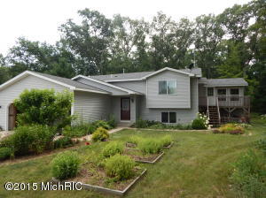 9394 E 36th St, Newaygo, MI 49337 photo 2
