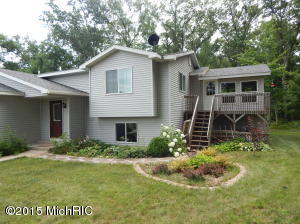 9394 E 36th St, Newaygo, MI 49337 photo 3