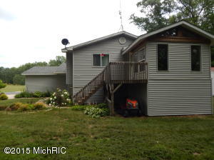 9394 E 36th St, Newaygo, MI 49337 photo 4